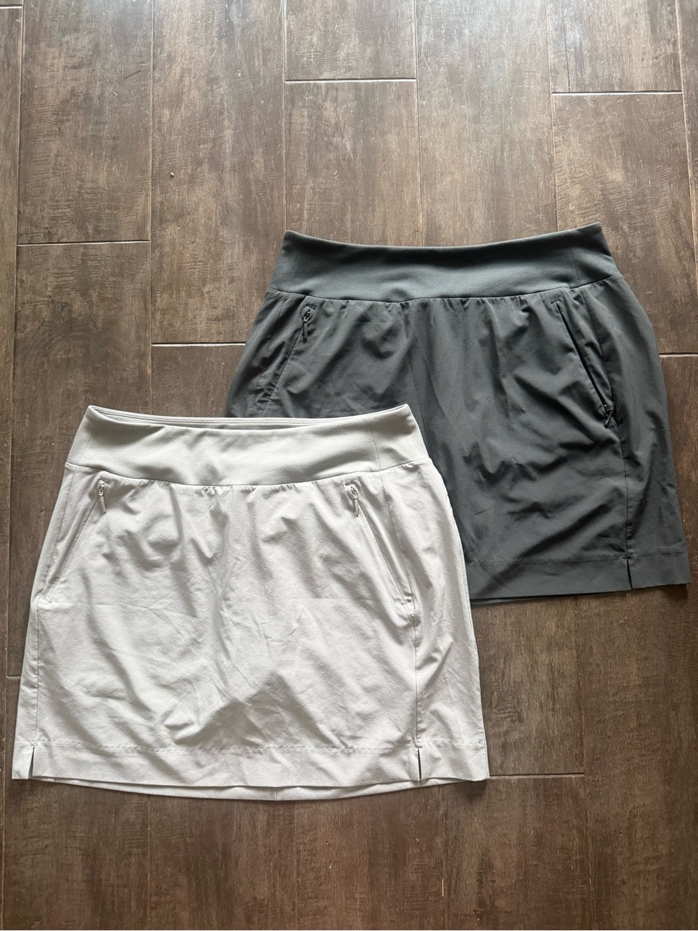 Athleta Soho Skort Women’s (2) Light Gray & Charcoal Size 8